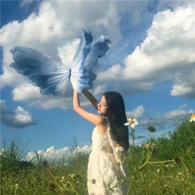 帐棚顶上的马戏团艺人
